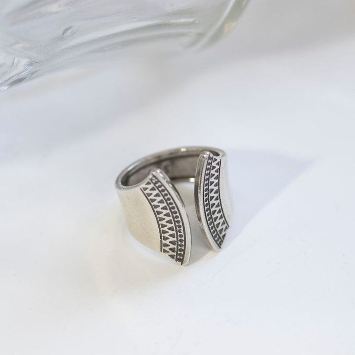 925 Silver Adjustable Ring - Vintage Triangle Design with Gemstone