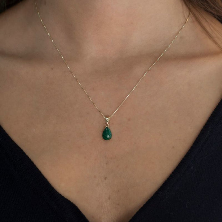 14K Yellow Gold Teardrop Malachite Vencie Chain 7X10mm Pendant