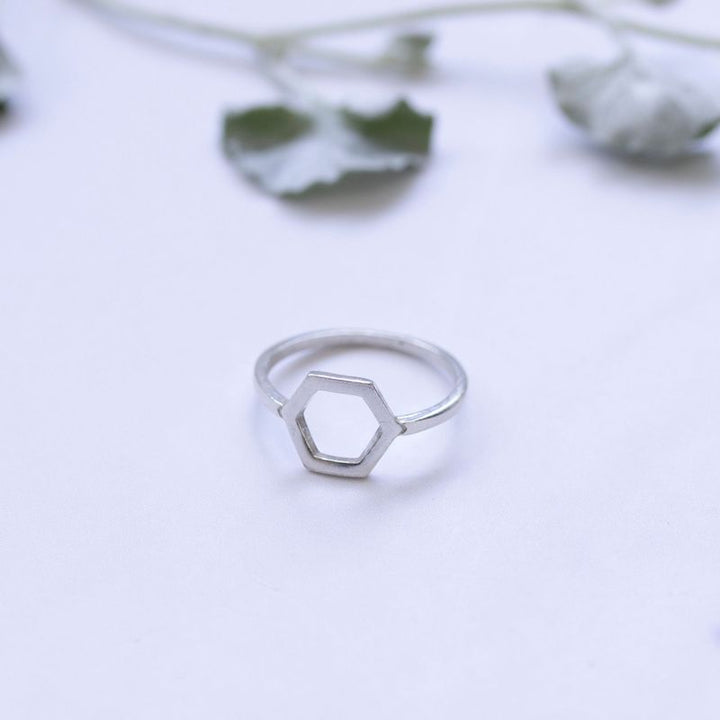 Hexagon Geometric Ring (folder r106)