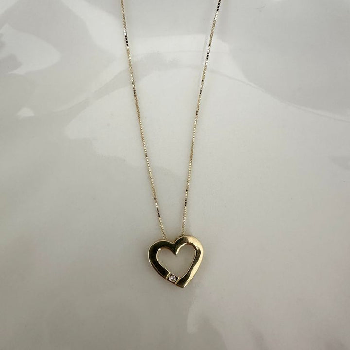 Gold Heart Pendant with 1.5mm Round Facet White Zirconia