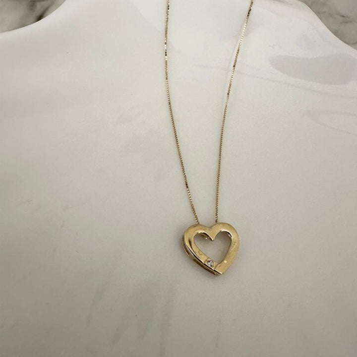 Gold Heart Pendant with 1.5mm Round Facet White Zirconia